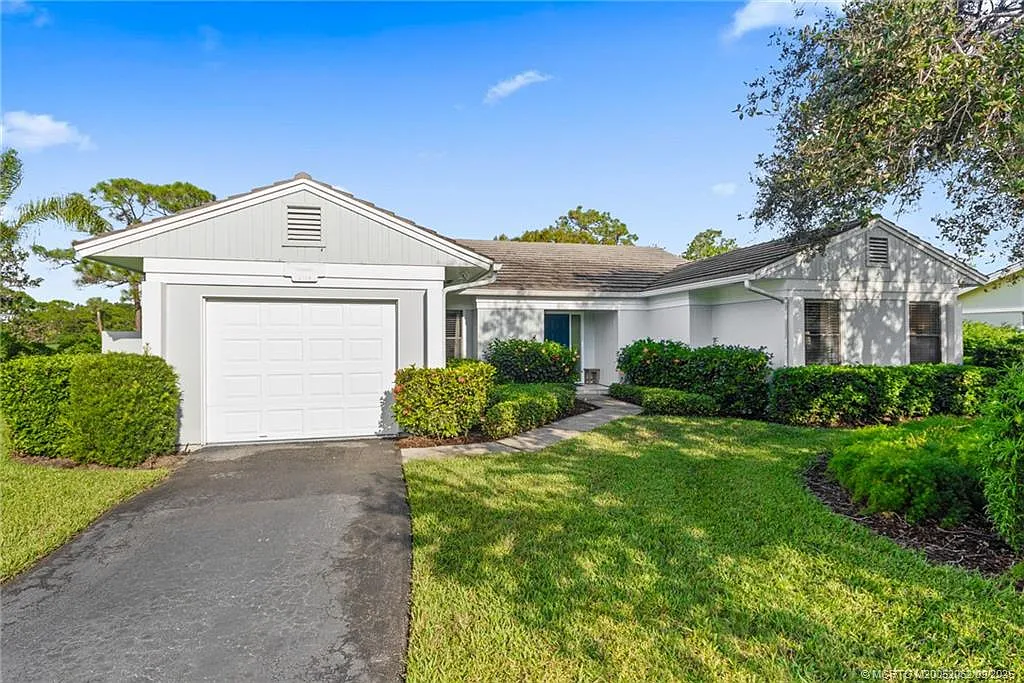 3 bed, 2.0 bath, 1955 sqft, $8,950 — Photo 1