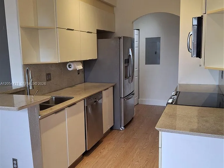 9021 SW 94th St #Penthouse 05 — Photo 6