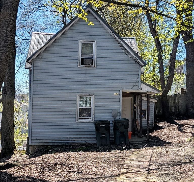 1st image of 11 1/2 Bowen St