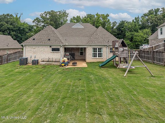 4th image of 235 Magnolia Heights Dr