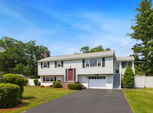 32 Williams St, Salem, NH 03079