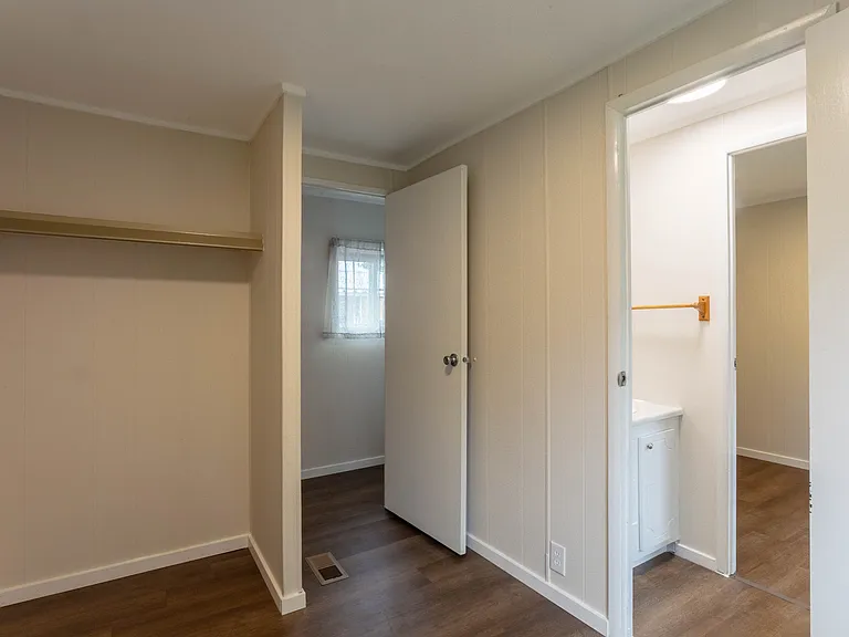 2907 N Howard St — Photo 12