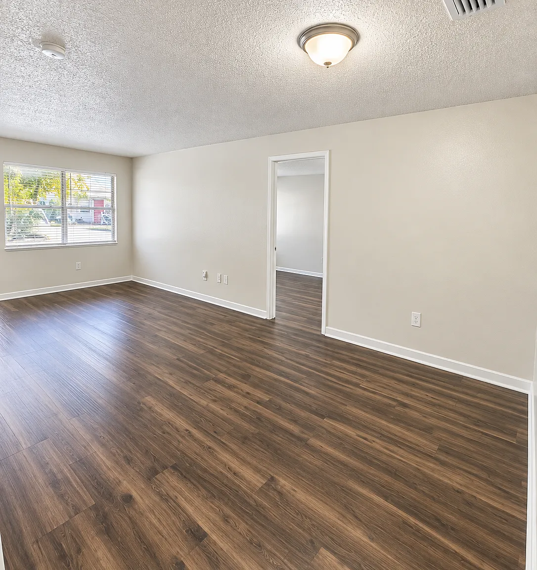 Large 2 Bed, 2 Bath - Channelview Condos — Photo 4