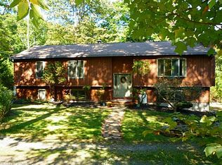 475 Tom Swamp Rd, Hamden, CT 06518