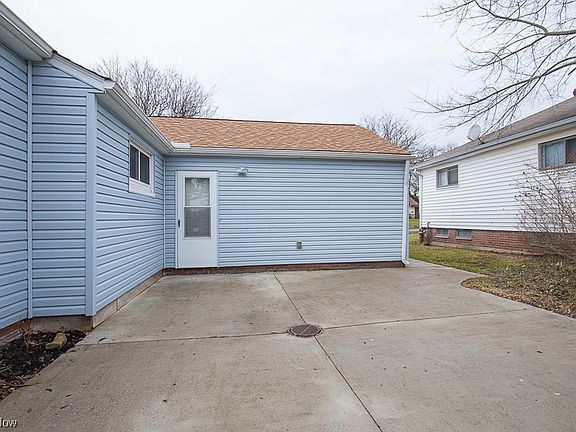 3rd image of 4515 Springvale Dr
