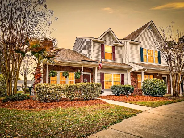 300 Yellow Hawthorn Cir, Summerville, SC 29483