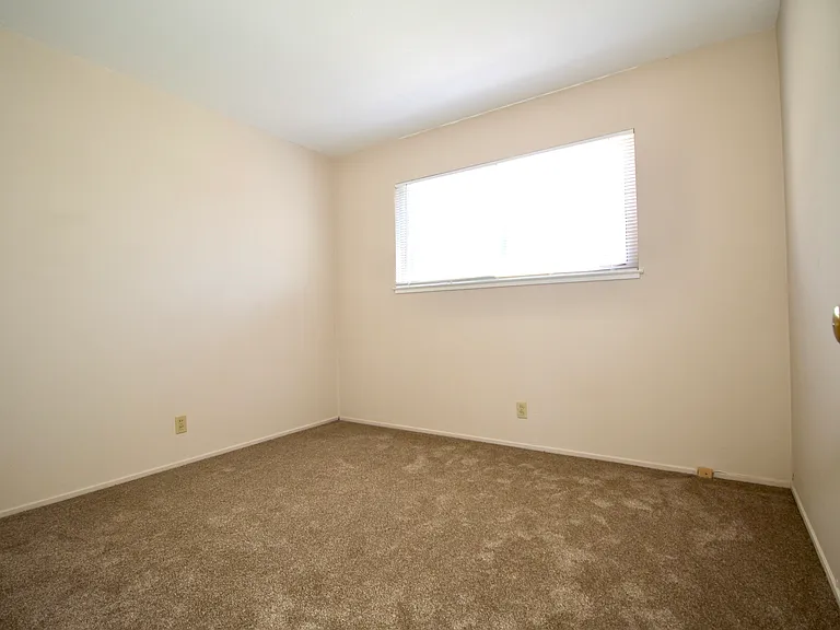 22834 Myrtle St #4 — Photo 15