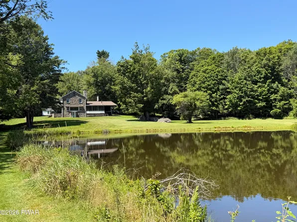 164 E Sterling Rd, Newfoundland, PA 18445