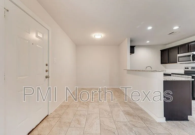 616 N 6th St — Photo 8