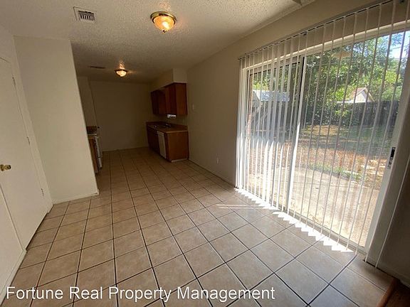 4th image of 5909 Willow Valley Dr