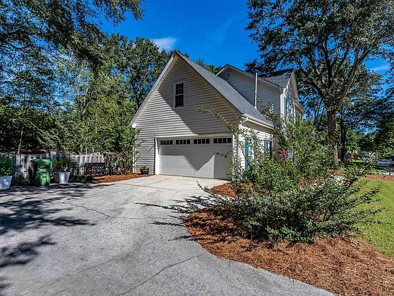 3rd image of 332 Bethel Way