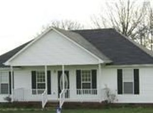 10 Bridgefield Dr, Fayetteville, TN 37334