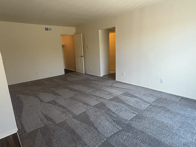 Knottingham Apartments — Photo 45