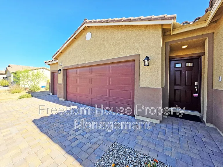 56 Pioneer Range Ave — Photo 5