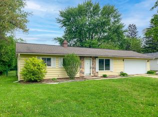 6330 Woodsdale Dr, Grand Blanc, MI 48439