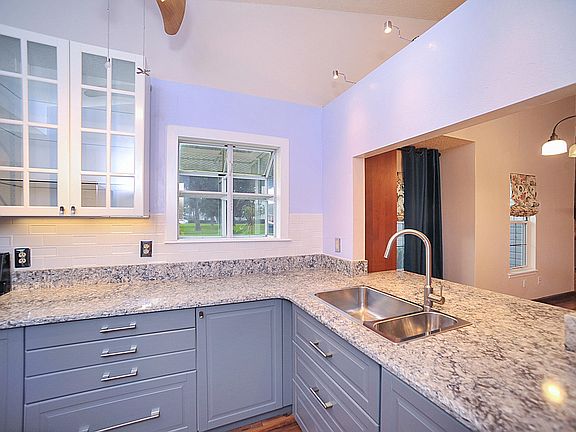 4th image of 4850 Lake Waterford Way W #1223