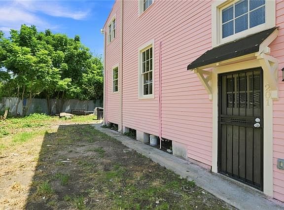 2nd image of 1305 France St #201