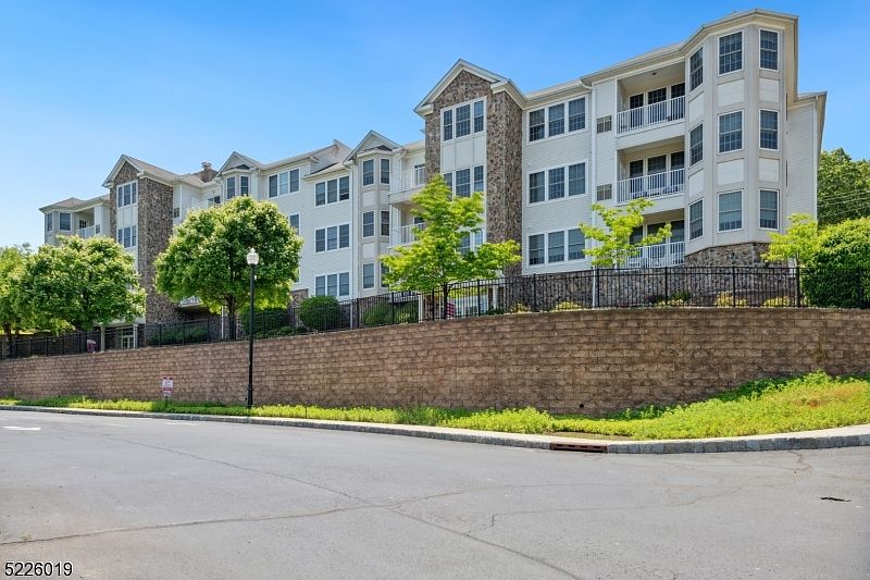 2306 Gatherings Dr, Haledon, NJ 07508 Zillow