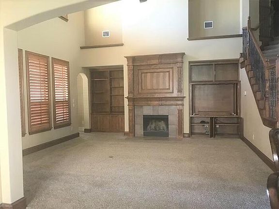 2nd image of 5715 Danville Ln