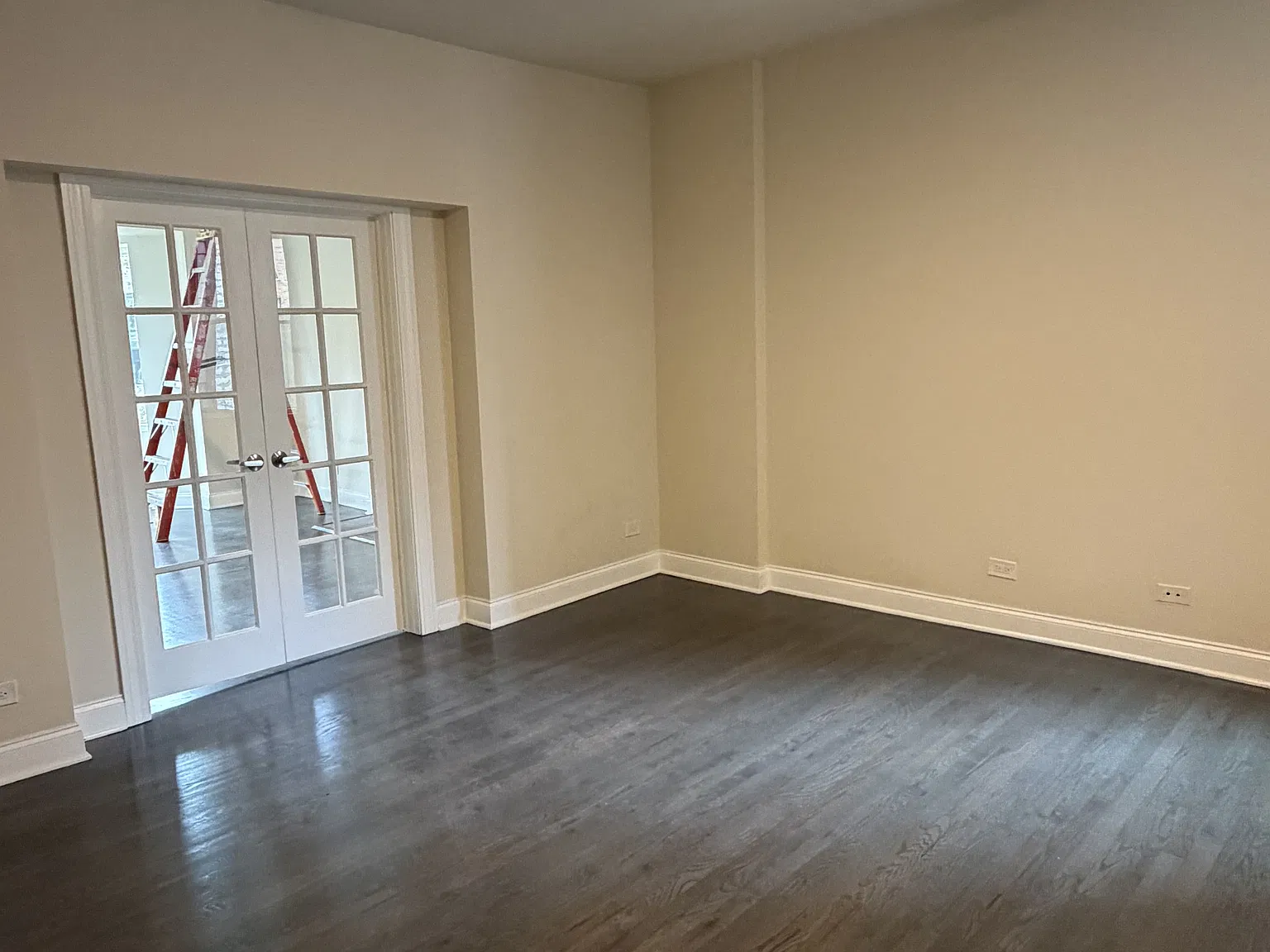 3 bed, 1200 sqft, $3,250 — Photo 3
