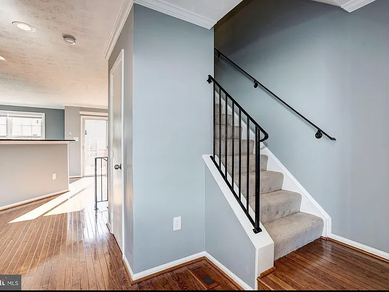 6955 Aquamarine Ct — Photo 4