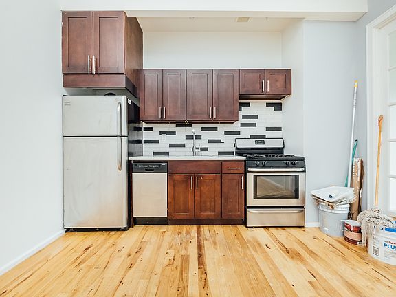 2nd image of 212 Evergreen Ave #2FF