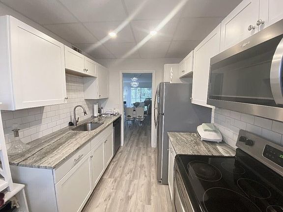 2nd image of 2760 SW 22nd Avenue #1707