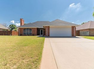207 Westridge Dr, Clinton, OK 73601