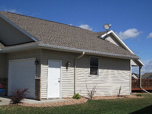 5th image of 819 Deerfield St