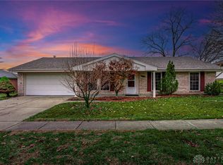 2108 Sir Lockesley Dr, Miamisburg, OH 45342