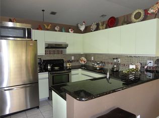 4811 NW 103rd Dr, Coral Springs, FL 33076