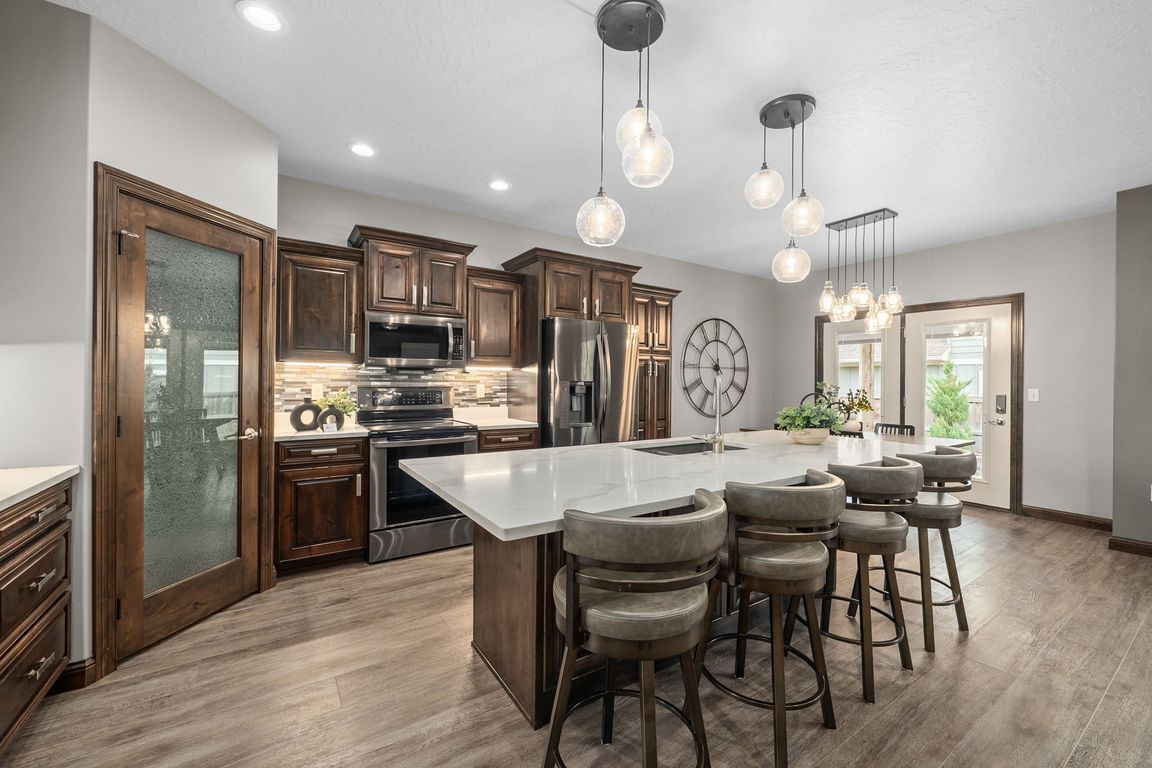 next background image