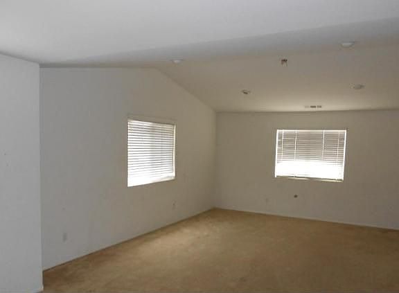 4th image of 29907 Fox Creek Dr