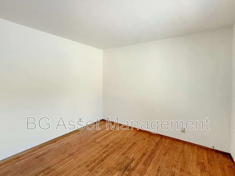 2672 Doidge Ave — Photo 12