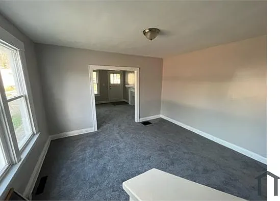 3 bed, 1100 sqft, $1,450 — Photo 3