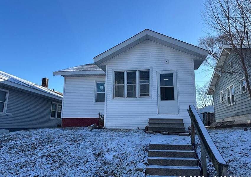 1st image of 1617 5th St