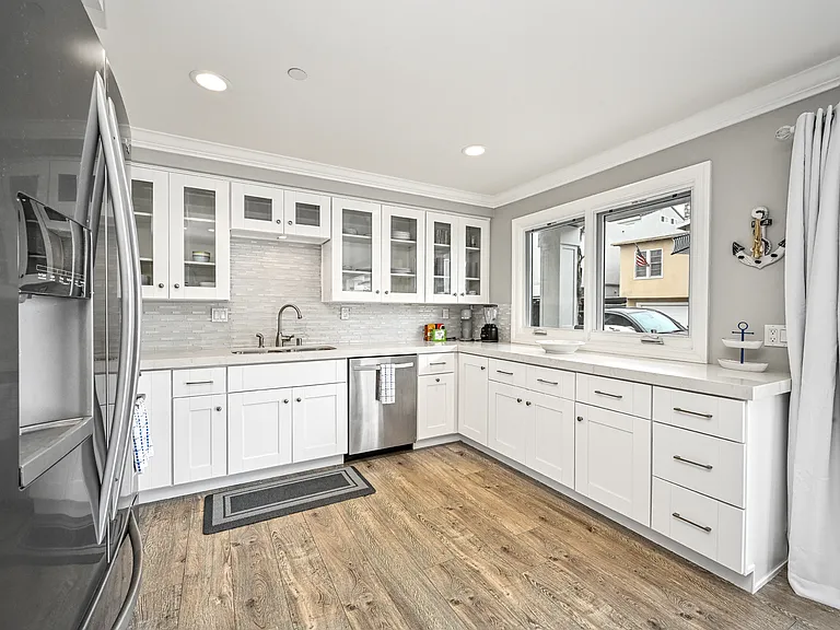 5306 Seashore Dr — Photo 29