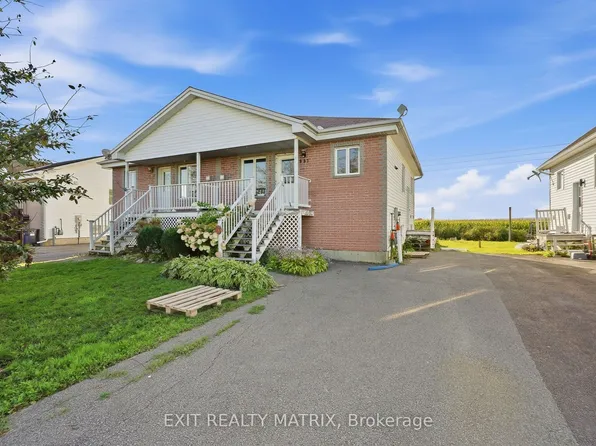 991 Jacynthe St, Hawkesbury, ON K6A 3W4