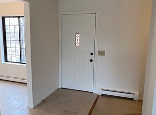 1 Tara Dr, Brookfield, CT 06804