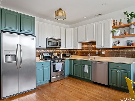 5th image of 2943 W Belle Plaine Ave #3D