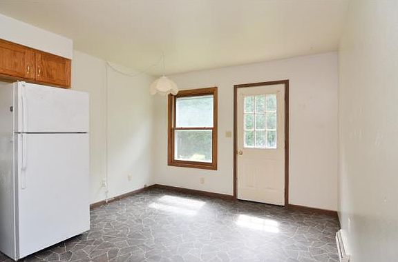 4th image of 241 Shelly Dr