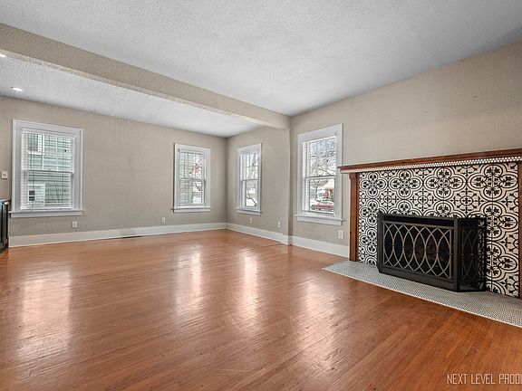5th image of 156 S Gladstone Ave