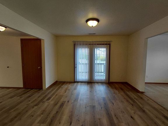 5th image of 22650-A Hollow Oak Ln