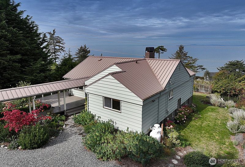 2nd image of 1443 Martha Way