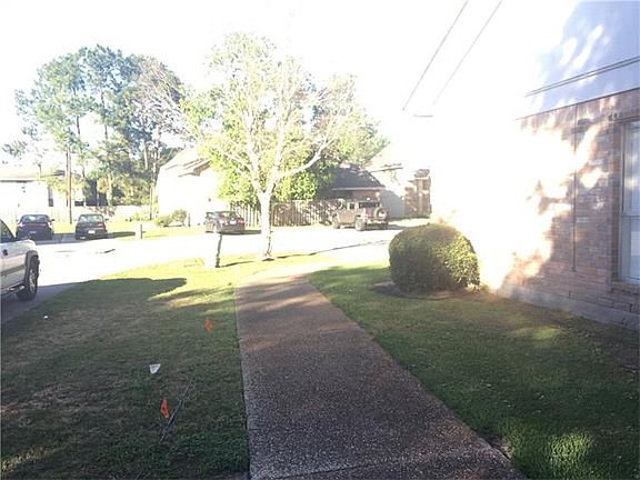 3rd image of 20 Cypress Grove Ct APT 15