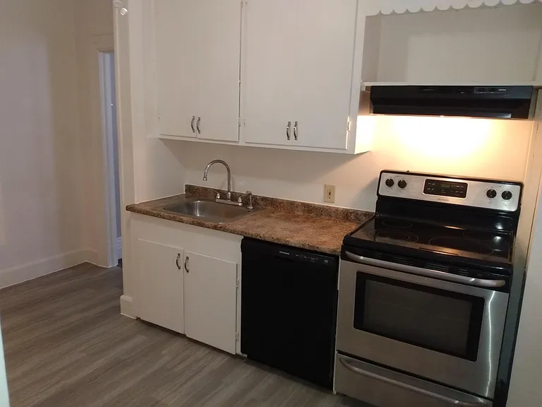 7 Broad St #1 — Photo 15
