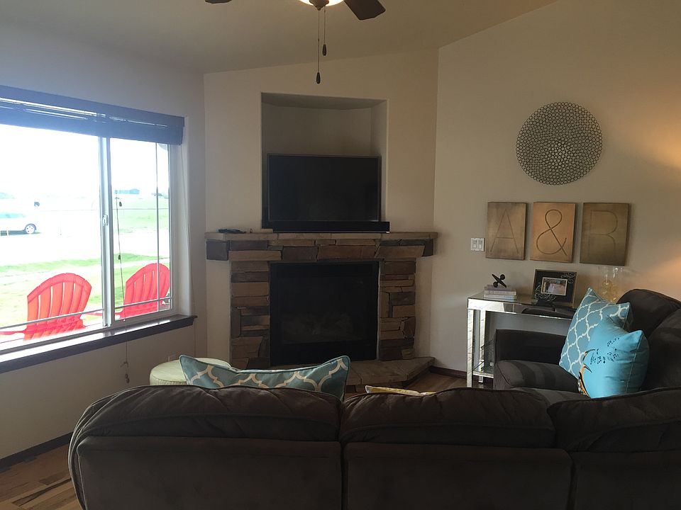 1st image of 519 W Fisher Ave