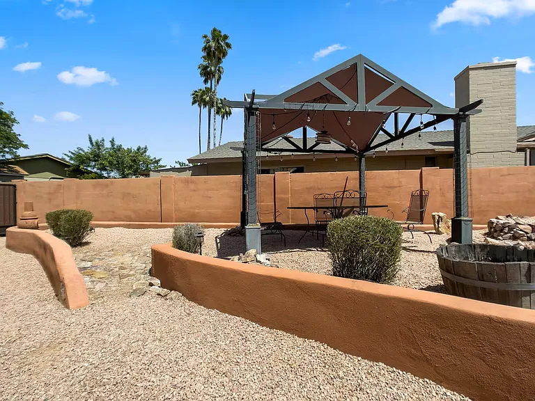 2146 E Manhatton Dr — Photo 24