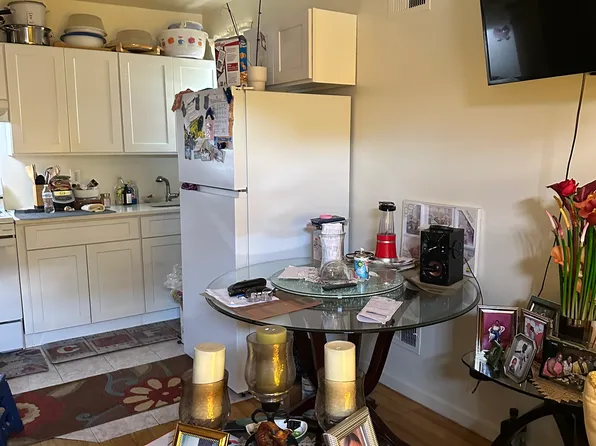 807 Barbey Street image 7 of 27