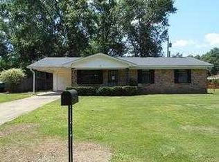 761 Robinson Rd, Grenada, MS 38901